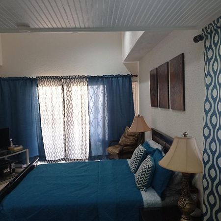 126 Friendship, Rockley Golf Club Apartment Bridgetown Bagian luar foto