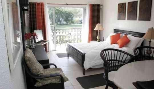 126 Friendship, Rockley Golf Club Apartment Bridgetown Bagian luar foto