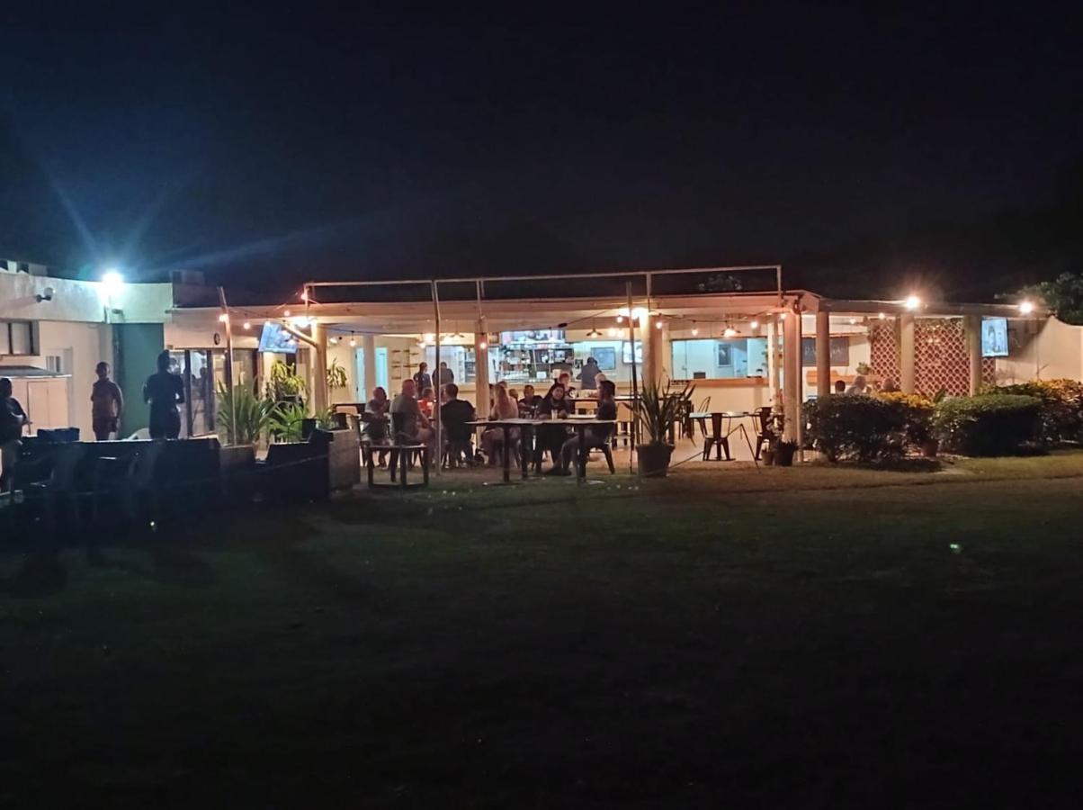 126 Friendship, Rockley Golf Club Apartment Bridgetown Bagian luar foto