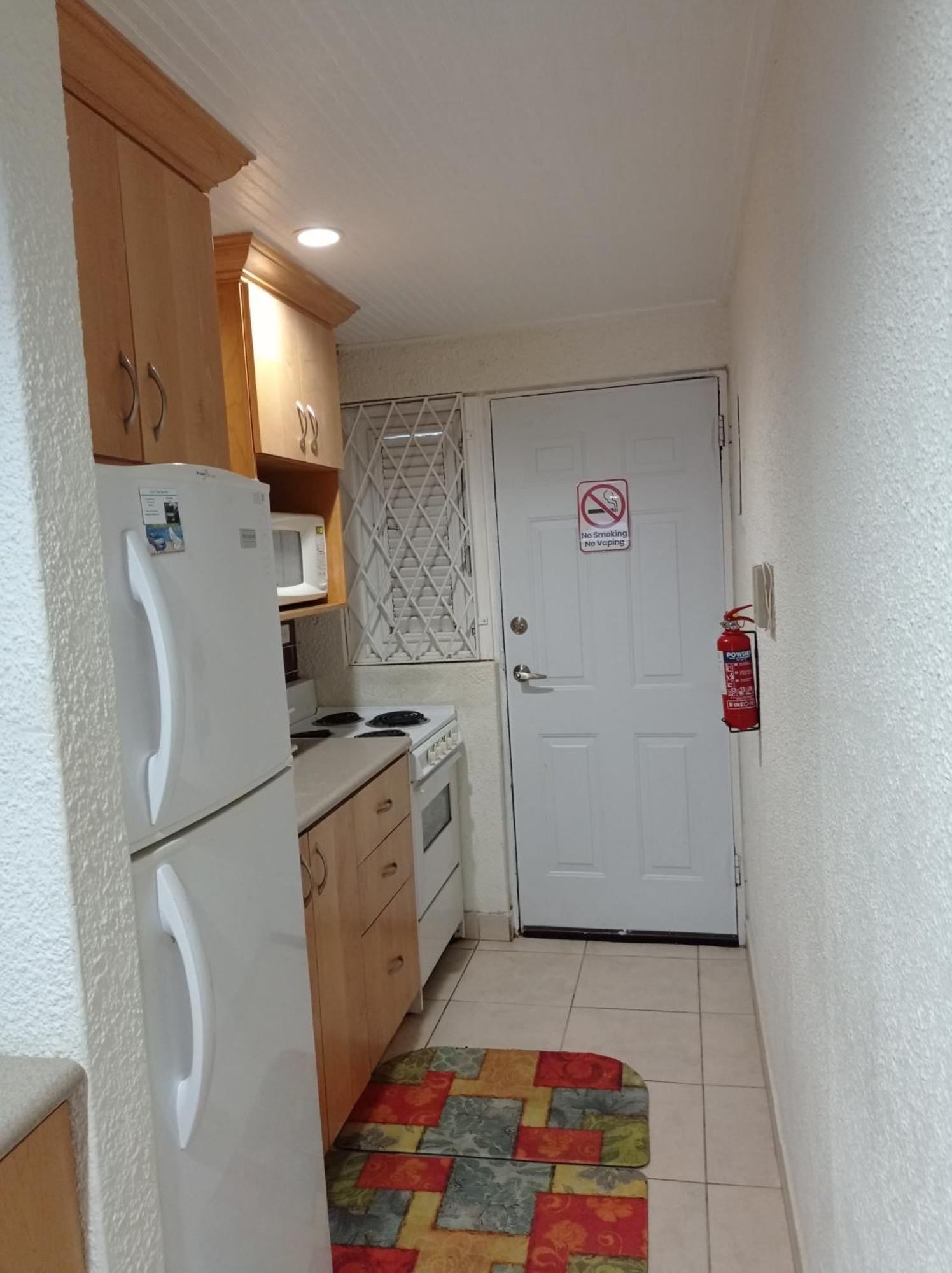 126 Friendship, Rockley Golf Club Apartment Bridgetown Bagian luar foto